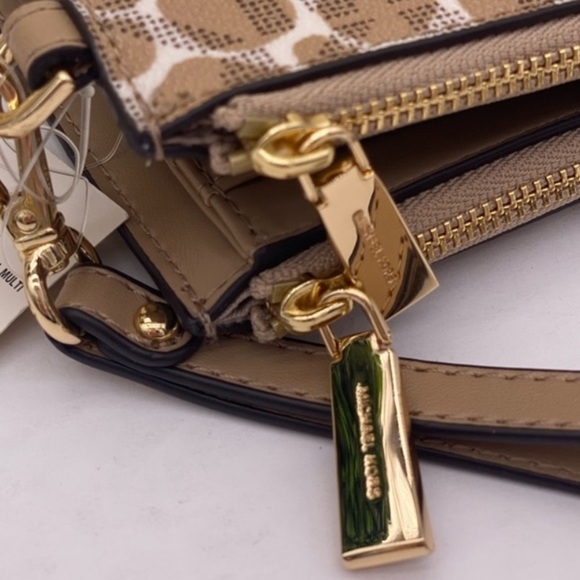 Michael Kors Wallet Wristlet Camel
Multi Color - Picture 8 of 12
